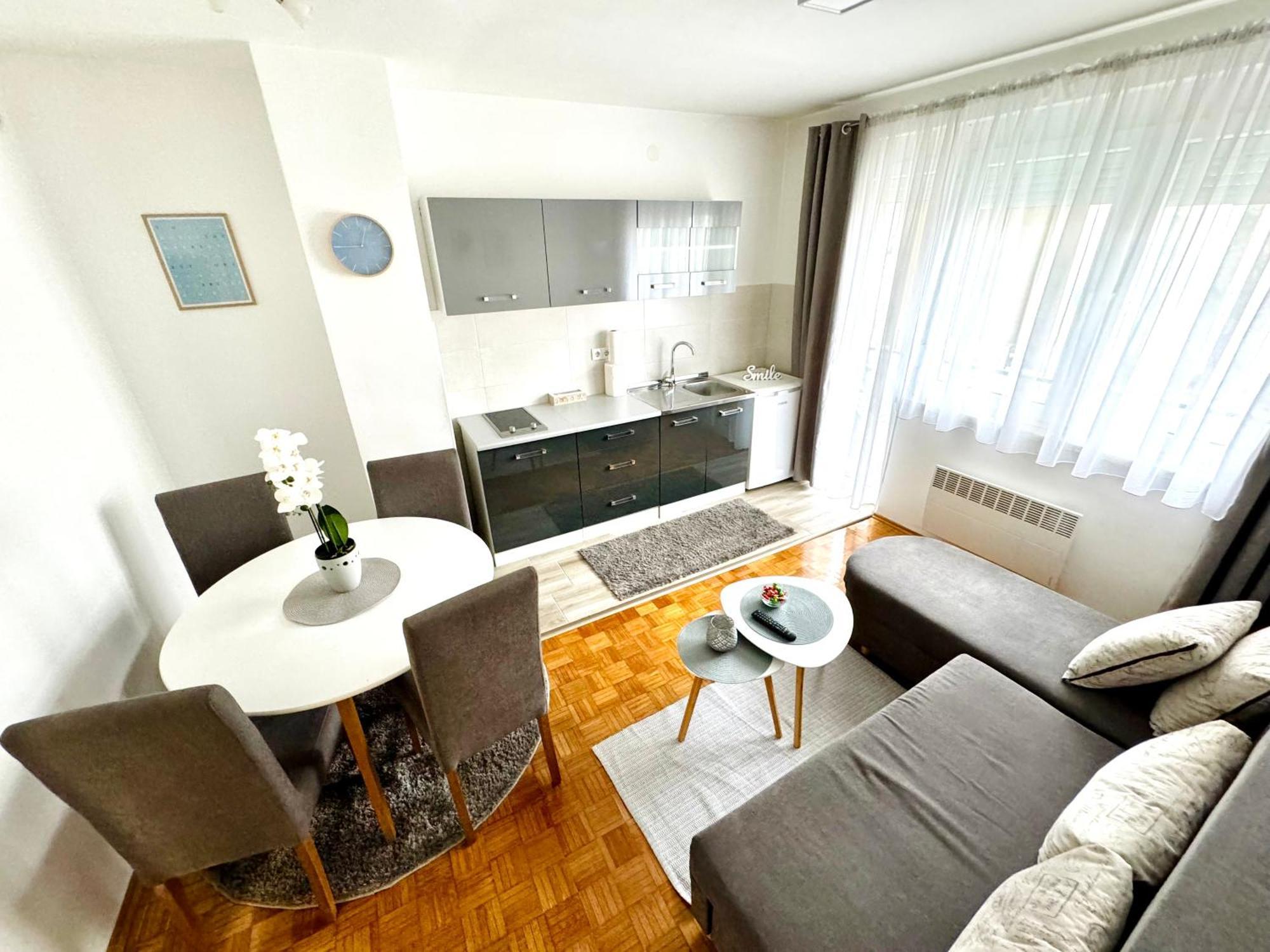 Gradiska Na Savi Apartmani I Sobe Exterior foto